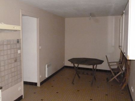 appartement à louer - 2 pièces - 49,5 m2 - COULANGES LA VINEUSE - 89 - BOURGOGNE