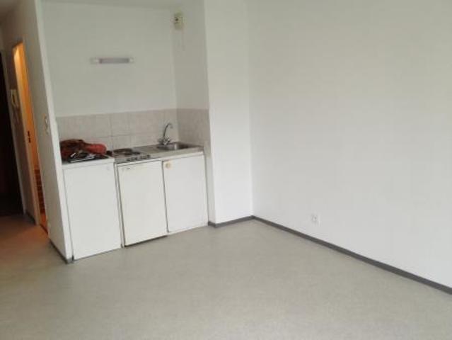 appartement à louer - 2 pièces - 30.0 m2 - AUXERRE - 89 - BOURGOGNE - Century 21 Martinot Immobilier appartement à louer - 2 pièces - 30.0 m2 - AUXERRE - 89 - BOURGOGNE - Century 21 Martinot Immobilier