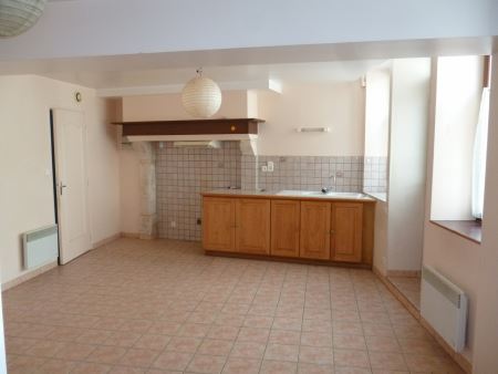 appartement à louer - 2 pièces - 48 m2 - COULANGES LA VINEUSE - 89 - BOURGOGNE