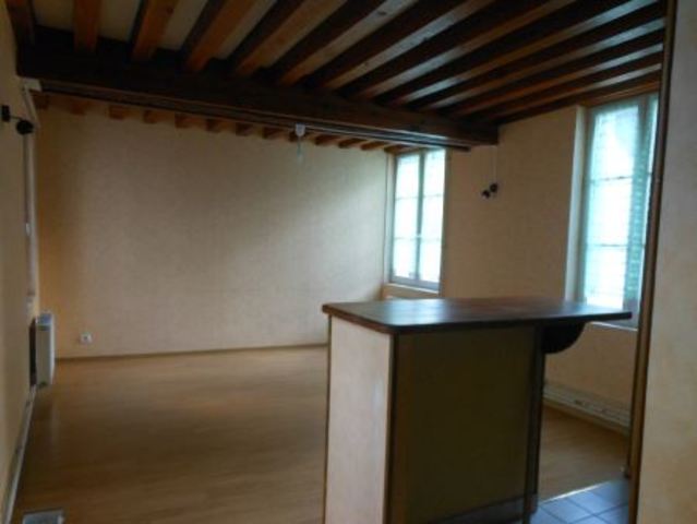 Afficher la photo en grand appartement à louer - 3 pièces - 70.0 m2 - AUXERRE - 89 - BOURGOGNE - Century 21 Martinot Immobilier