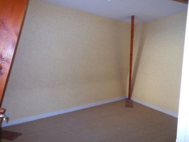 Afficher la photo en grand appartement à louer - 3 pièces - 70.0 m2 - AUXERRE - 89 - BOURGOGNE - Century 21 Martinot Immobilier