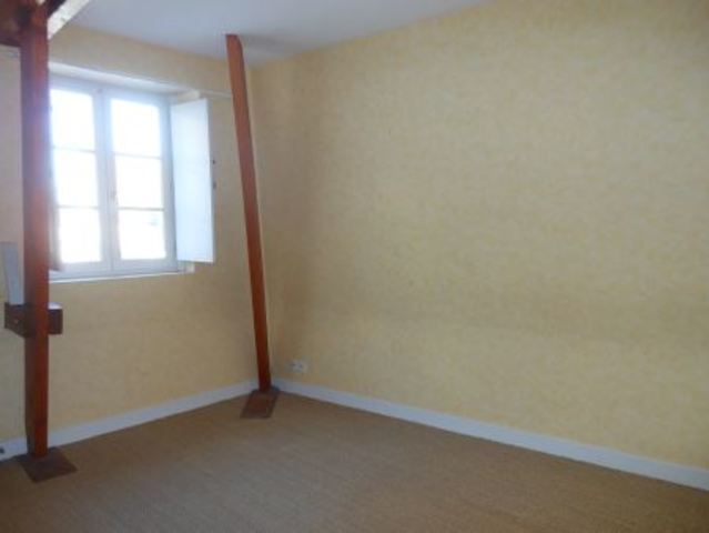 Afficher la photo en grand appartement à louer - 3 pièces - 70.0 m2 - AUXERRE - 89 - BOURGOGNE - Century 21 Martinot Immobilier