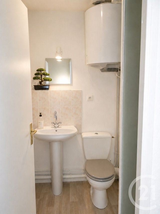 Appartement F1 à vendre - 1 pièce - 27.0 m2 - AUXERRE - 89 - BOURGOGNE - Century 21 Martinot Immobilier