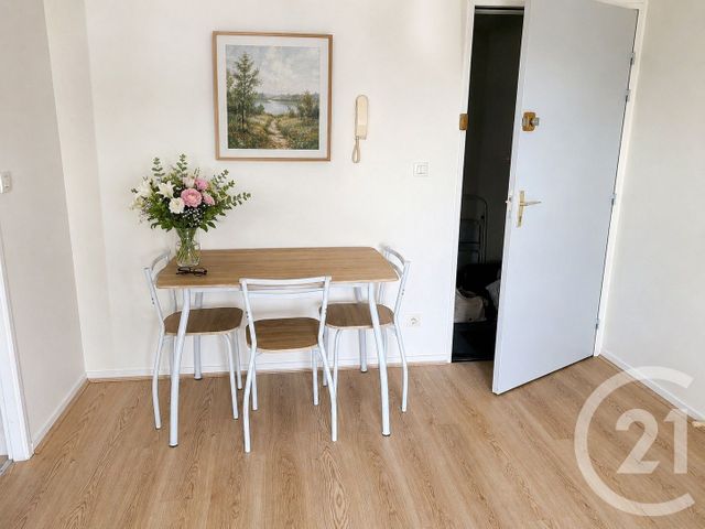Appartement F1 à vendre - 1 pièce - 27.0 m2 - AUXERRE - 89 - BOURGOGNE - Century 21 Martinot Immobilier