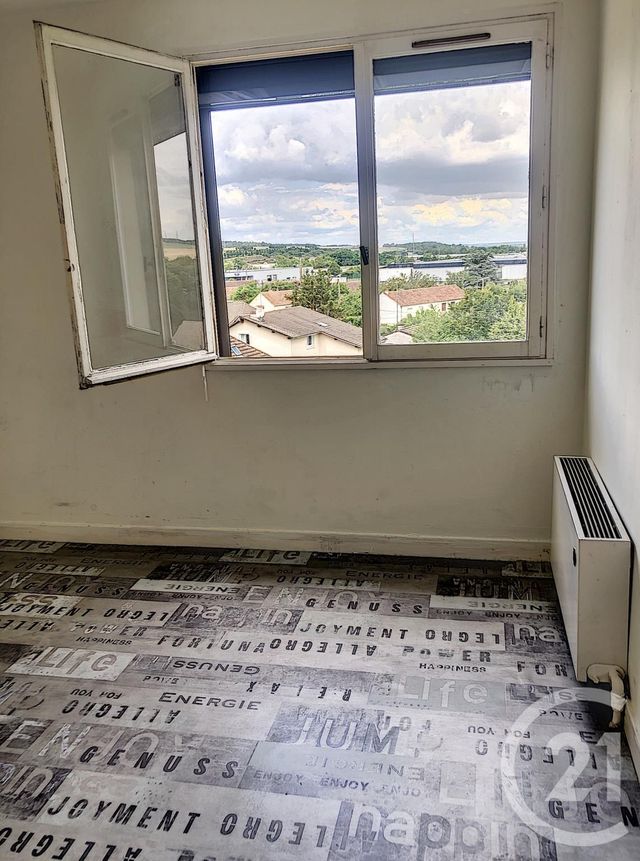 Afficher la photo en grand Appartement F3 à vendre - 3 pièces - 72.12 m2 - AUXERRE - 89 - BOURGOGNE - Century 21 Martinot Immobilier