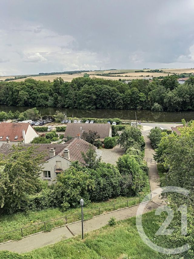 Afficher la photo en grand Appartement F3 à vendre - 3 pièces - 72.12 m2 - AUXERRE - 89 - BOURGOGNE - Century 21 Martinot Immobilier