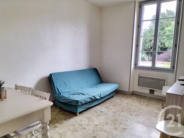 Afficher la photo en grand Appartement T2 à louer - 2 pièces - 37.0 m2 - AUXERRE - 89 - BOURGOGNE - Century 21 Martinot Immobilier