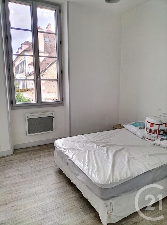Afficher la photo en grand Appartement T2 à louer - 2 pièces - 37.0 m2 - AUXERRE - 89 - BOURGOGNE - Century 21 Martinot Immobilier
