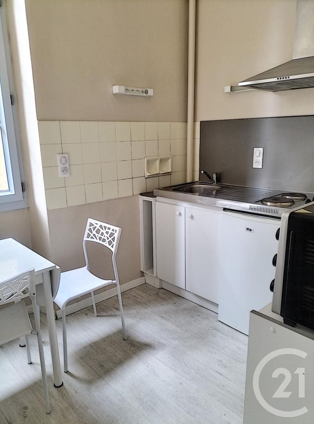 Afficher la photo en grand Appartement T2 à louer - 2 pièces - 37.0 m2 - AUXERRE - 89 - BOURGOGNE - Century 21 Martinot Immobilier