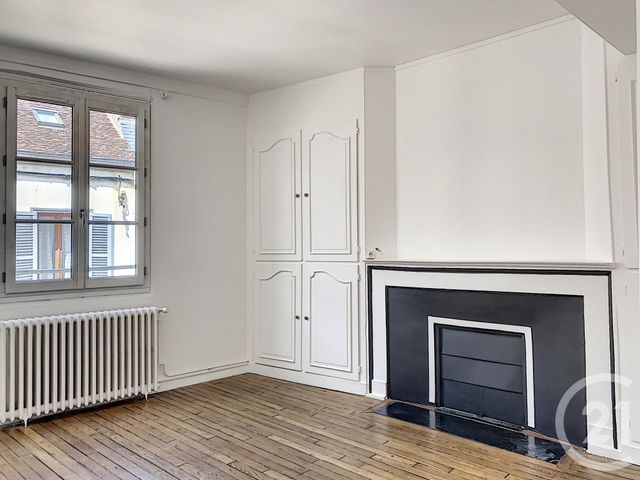 Appartement F3 à louer - 3 pièces - 61.01 m2 - AUXERRE - 89 - BOURGOGNE - Century 21 Martinot Immobilier Appartement F3 à louer - 3 pièces - 61.01 m2 - AUXERRE - 89 - BOURGOGNE - Century 21 Martinot Immobilier