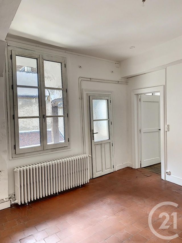 Appartement F3 à louer - 3 pièces - 61.01 m2 - AUXERRE - 89 - BOURGOGNE - Century 21 Martinot Immobilier Appartement F3 à louer - 3 pièces - 61.01 m2 - AUXERRE - 89 - BOURGOGNE - Century 21 Martinot Immobilier