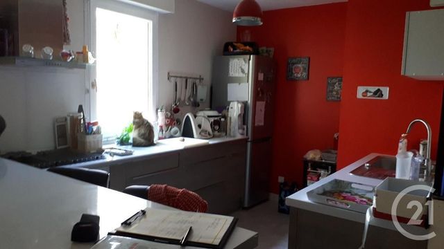 Appartement F3 à louer - 3 pièces - 74.0 m2 - AUXERRE - 89 - BOURGOGNE - Century 21 Martinot Immobilier Appartement F3 à louer - 3 pièces - 74.0 m2 - AUXERRE - 89 - BOURGOGNE - Century 21 Martinot Immobilier