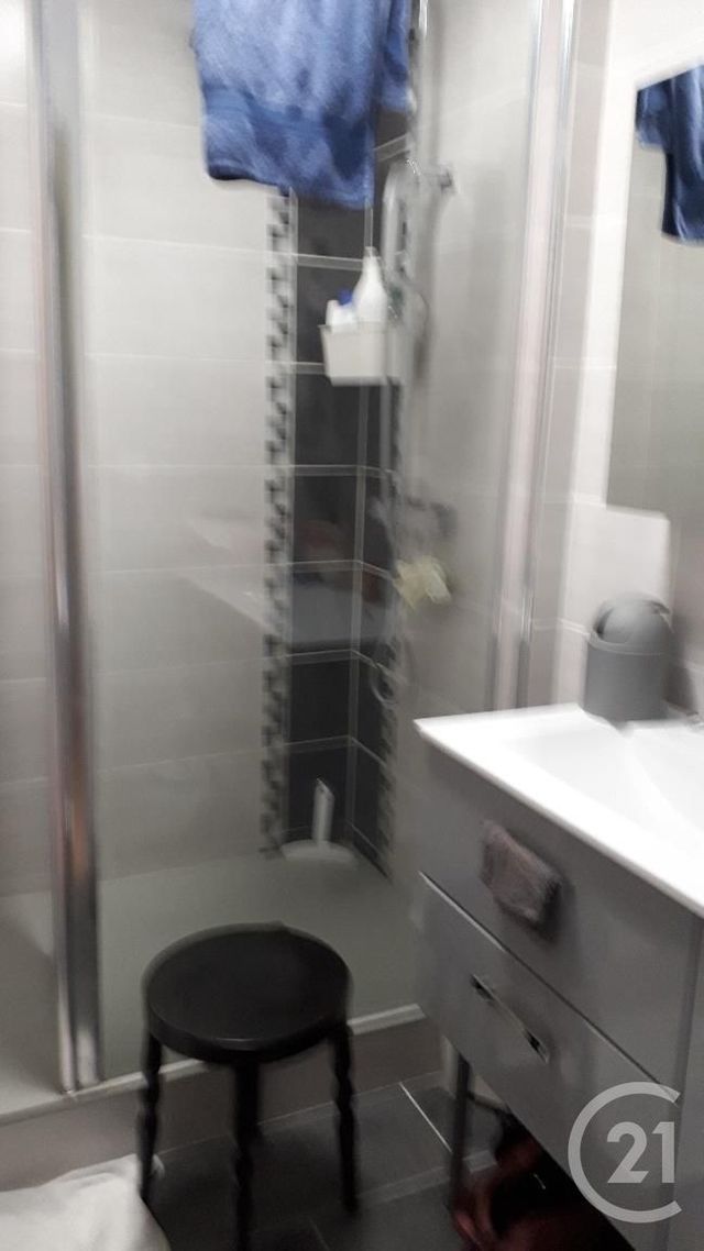 Appartement F3 à louer - 3 pièces - 74.0 m2 - AUXERRE - 89 - BOURGOGNE - Century 21 Martinot Immobilier Appartement F3 à louer - 3 pièces - 74.0 m2 - AUXERRE - 89 - BOURGOGNE - Century 21 Martinot Immobilier