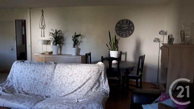 Appartement F3 à louer - 3 pièces - 74.0 m2 - AUXERRE - 89 - BOURGOGNE - Century 21 Martinot Immobilier Appartement F3 à louer - 3 pièces - 74.0 m2 - AUXERRE - 89 - BOURGOGNE - Century 21 Martinot Immobilier