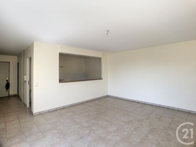 Appartement F3 à louer - 3 pièces - 76.0 m2 - AUXERRE - 89 - BOURGOGNE - Century 21 Martinot Immobilier Appartement F3 à louer - 3 pièces - 76.0 m2 - AUXERRE - 89 - BOURGOGNE - Century 21 Martinot Immobilier