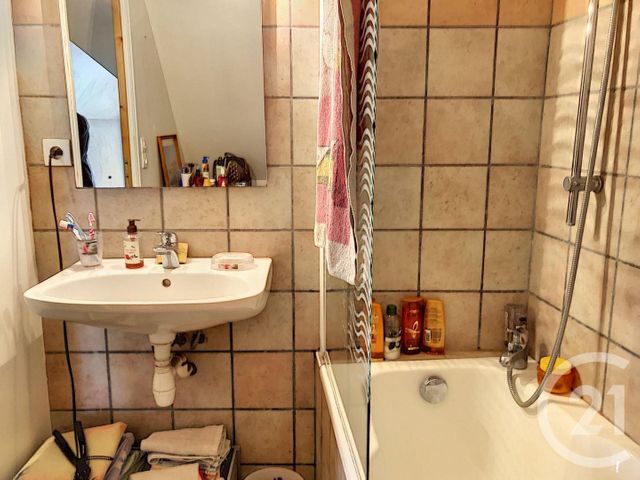 Appartement Triplex à louer - 2 pièces - 53.0 m2 - ST BRIS LE VINEUX - 89 - BOURGOGNE - Century 21 Martinot Immobilier Appartement Triplex à louer - 2 pièces - 53.0 m2 - ST BRIS LE VINEUX - 89 - BOURGOGNE - Century 21 Martinot Immobilier