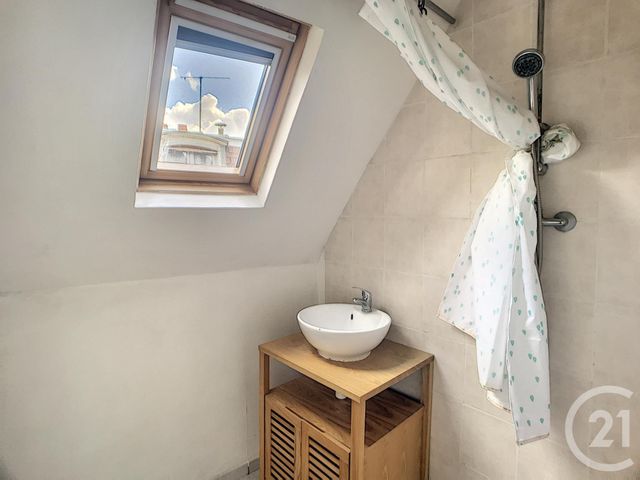 Appartement F2 à louer - 2 pièces - 45.0 m2 - AUXERRE - 89 - BOURGOGNE - Century 21 Martinot Immobilier Appartement F2 à louer - 2 pièces - 45.0 m2 - AUXERRE - 89 - BOURGOGNE - Century 21 Martinot Immobilier