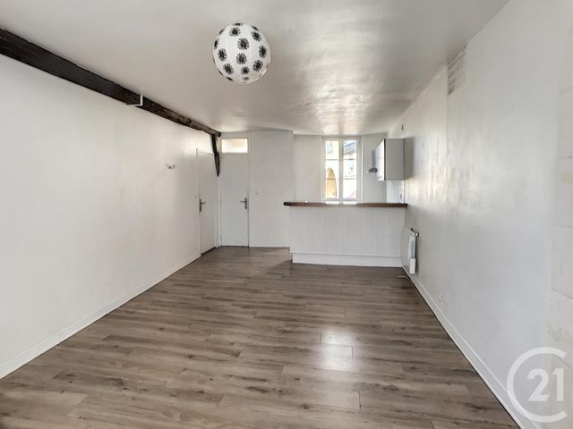Appartement F2 à louer - 2 pièces - 45.0 m2 - AUXERRE - 89 - BOURGOGNE - Century 21 Martinot Immobilier Appartement F2 à louer - 2 pièces - 45.0 m2 - AUXERRE - 89 - BOURGOGNE - Century 21 Martinot Immobilier