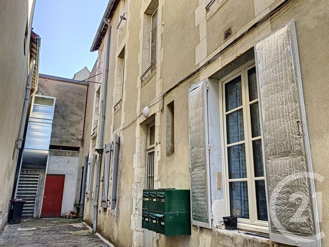 Appartement F2 à vendre - 2 pièces - 36.5 m2 - AUXERRE - 89 - BOURGOGNE - Century 21 Martinot Immobilier Appartement F2 à vendre - 2 pièces - 36.5 m2 - AUXERRE - 89 - BOURGOGNE - Century 21 Martinot Immobilier