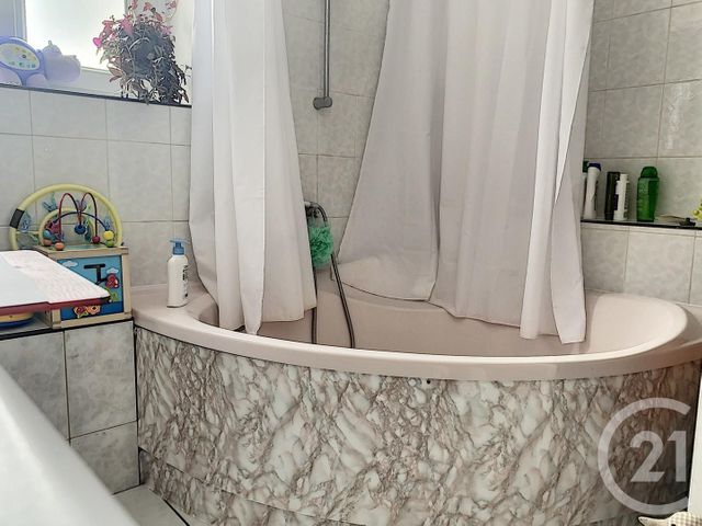 maison à louer - 3 pièces - 64.0 m2 - AUXERRE - 89 - BOURGOGNE - Century 21 Martinot Immobilier