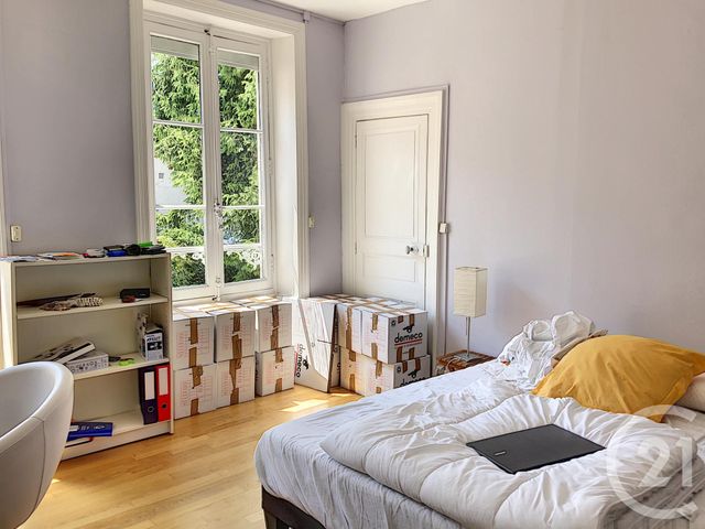 Appartement F4 à louer - 4 pièces - 134.9 m2 - AUXERRE - 89 - BOURGOGNE - Century 21 Martinot Immobilier Appartement F4 à louer - 4 pièces - 134.9 m2 - AUXERRE - 89 - BOURGOGNE - Century 21 Martinot Immobilier