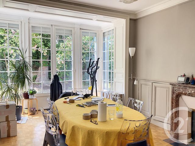 Appartement F4 à louer - 4 pièces - 134.9 m2 - AUXERRE - 89 - BOURGOGNE - Century 21 Martinot Immobilier Appartement F4 à louer - 4 pièces - 134.9 m2 - AUXERRE - 89 - BOURGOGNE - Century 21 Martinot Immobilier
