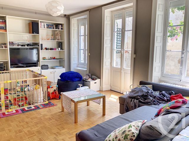 Appartement F4 à louer - 4 pièces - 134.9 m2 - AUXERRE - 89 - BOURGOGNE - Century 21 Martinot Immobilier Appartement F4 à louer - 4 pièces - 134.9 m2 - AUXERRE - 89 - BOURGOGNE - Century 21 Martinot Immobilier