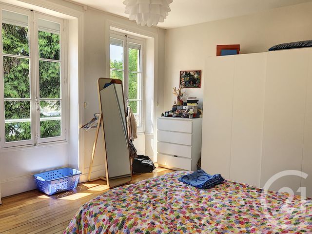Appartement F4 à louer - 4 pièces - 134.9 m2 - AUXERRE - 89 - BOURGOGNE - Century 21 Martinot Immobilier Appartement F4 à louer - 4 pièces - 134.9 m2 - AUXERRE - 89 - BOURGOGNE - Century 21 Martinot Immobilier