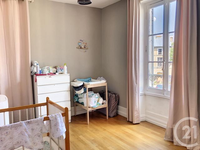 Appartement F4 à louer - 4 pièces - 134.9 m2 - AUXERRE - 89 - BOURGOGNE - Century 21 Martinot Immobilier Appartement F4 à louer - 4 pièces - 134.9 m2 - AUXERRE - 89 - BOURGOGNE - Century 21 Martinot Immobilier