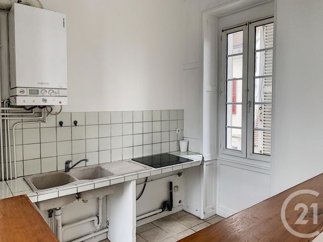 Afficher la photo en grand Appartement F3 à louer - 3 pièces - 66.0 m2 - AUXERRE - 89 - BOURGOGNE - Century 21 Martinot Immobilier