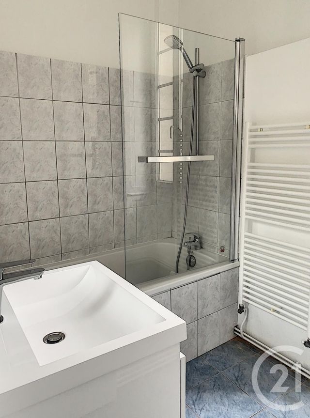 Afficher la photo en grand Appartement F3 à louer - 3 pièces - 66.0 m2 - AUXERRE - 89 - BOURGOGNE - Century 21 Martinot Immobilier