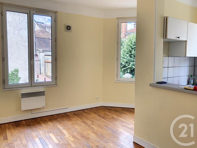 Afficher la photo en grand Appartement F2 à louer - 2 pièces - 40.0 m2 - AUXERRE - 89 - BOURGOGNE - Century 21 Martinot Immobilier