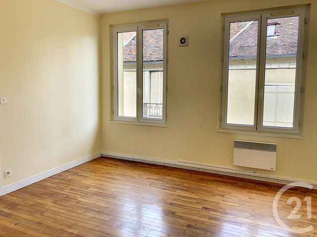 Afficher la photo en grand Appartement F2 à louer - 2 pièces - 40.0 m2 - AUXERRE - 89 - BOURGOGNE - Century 21 Martinot Immobilier