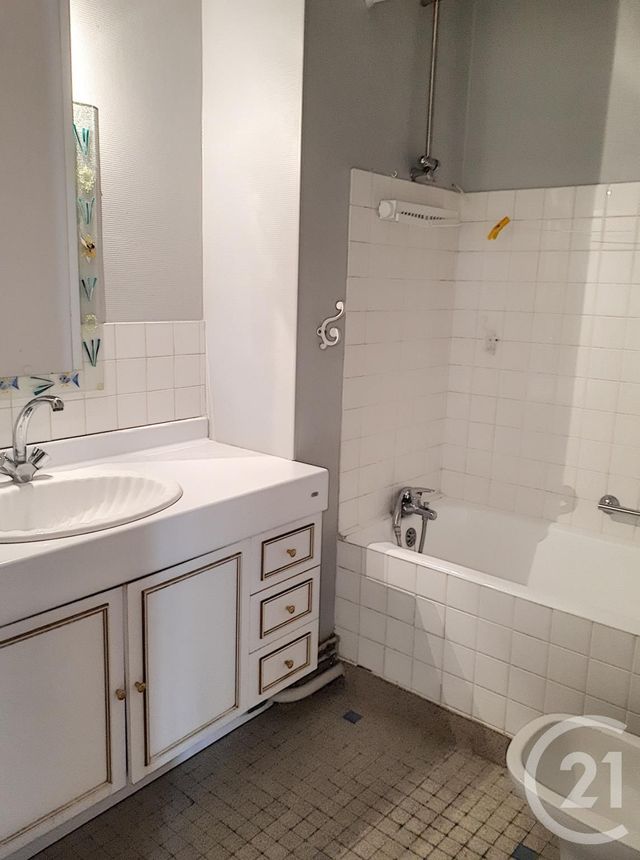 Afficher la photo en grand Appartement F2 à louer - 2 pièces - 68.0 m2 - AUXERRE - 89 - BOURGOGNE - Century 21 Martinot Immobilier