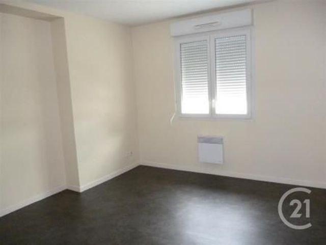 Afficher la photo en grand Appartement F3 à louer - 3 pièces - 67.0 m2 - AUXERRE - 89 - BOURGOGNE - Century 21 Martinot Immobilier