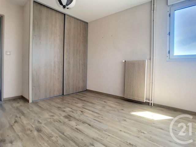 Afficher la photo en grand Appartement F3 à vendre - 4 pièces - 77.74 m2 - AUXERRE - 89 - BOURGOGNE - Century 21 Martinot Immobilier