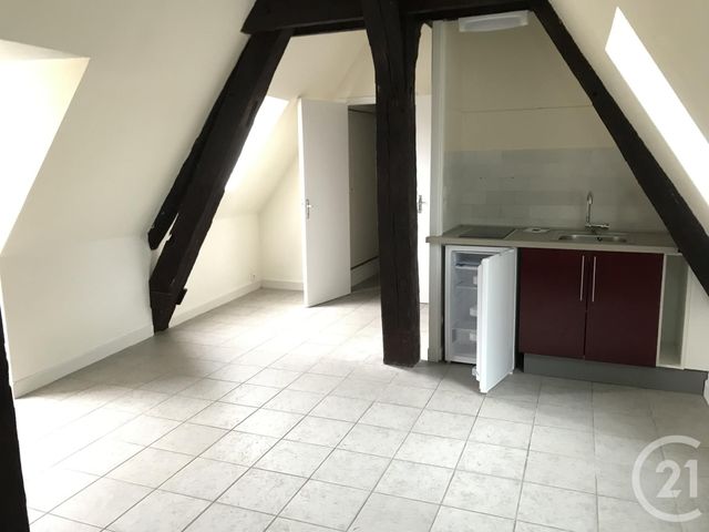 Afficher la photo en grand Appartement à louer - 2 pièces - 26.7 m2 - AUXERRE - 89 - BOURGOGNE - Century 21 Martinot Immobilier
