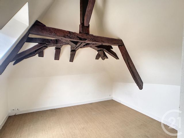 Afficher la photo en grand Appartement à louer - 2 pièces - 26.7 m2 - AUXERRE - 89 - BOURGOGNE - Century 21 Martinot Immobilier