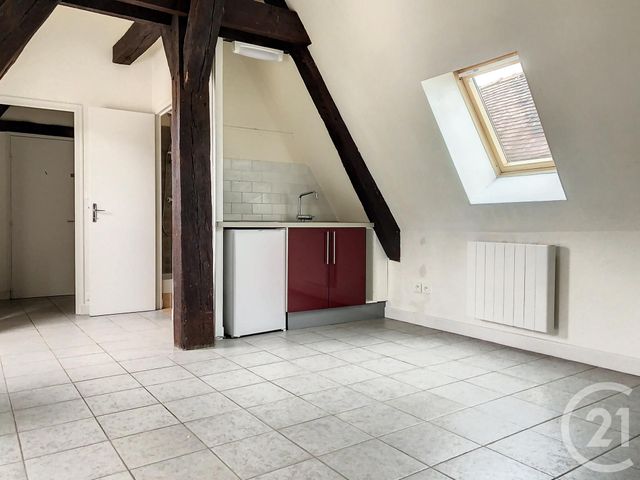Appartement à louer - 2 pièces - 26.7 m2 - AUXERRE - 89 - BOURGOGNE - Century 21 Martinot Immobilier