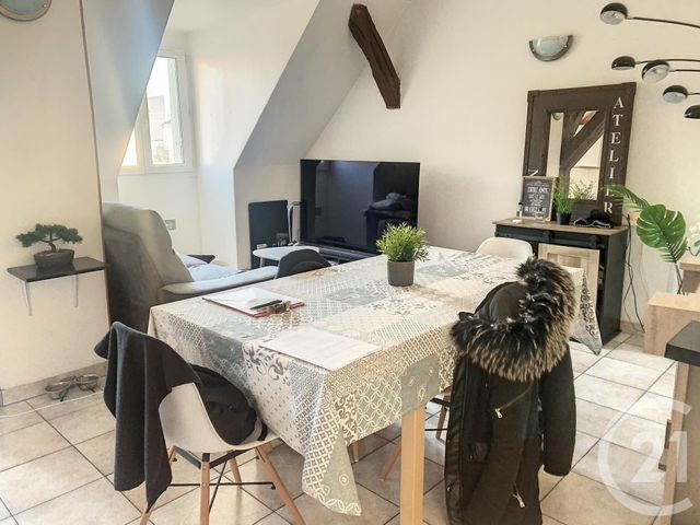 Appartement F3 à louer - 3 pièces - 42.0 m2 - MONETEAU - 89 - BOURGOGNE - Century 21 Martinot Immobilier