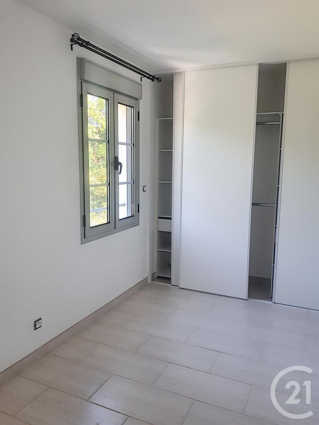 Appartement T4 à louer - 4 pièces - 78.0 m2 - ESCAMPS - 89 - BOURGOGNE - Century 21 Martinot Immobilier