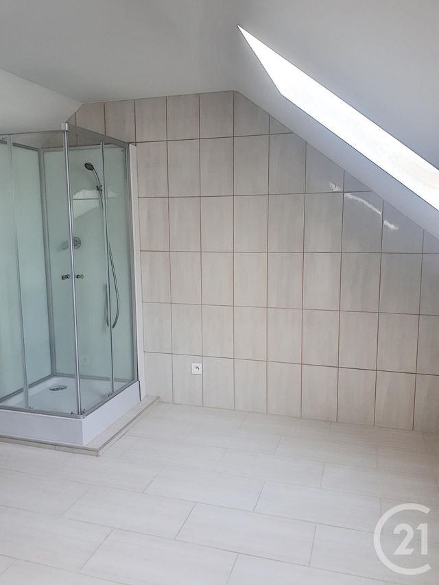 Appartement T4 à louer - 4 pièces - 78.0 m2 - ESCAMPS - 89 - BOURGOGNE - Century 21 Martinot Immobilier