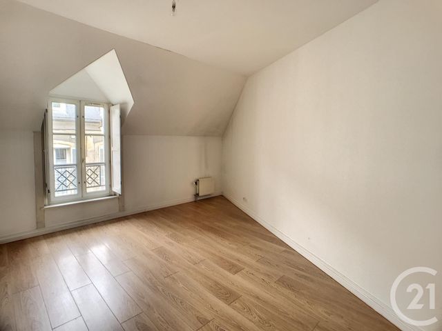Appartement F3 à louer - 3 pièces - 90.0 m2 - AUXERRE - 89 - BOURGOGNE - Century 21 Martinot Immobilier