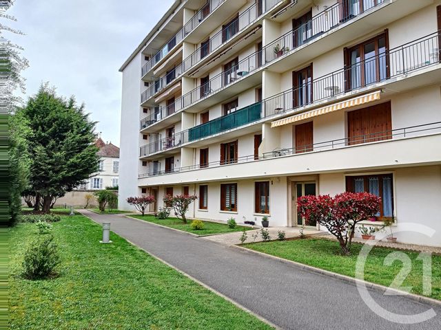 Appartement F3 à vendre - 3 pièces - 71.55 m2 - AUXERRE - 89 - BOURGOGNE - Century 21 Martinot Immobilier