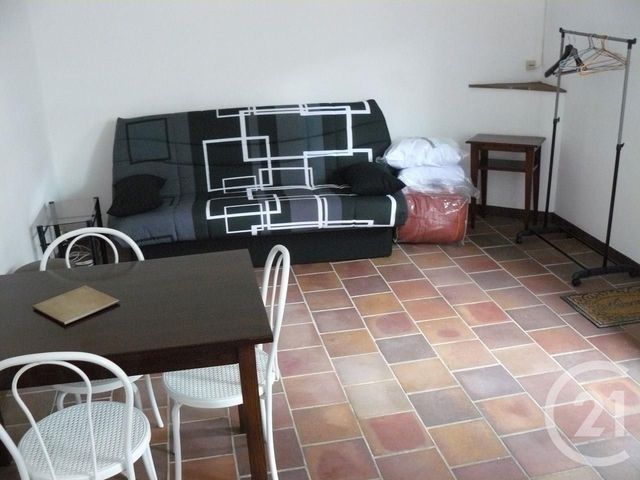 Appartement F1 à louer - 1 pièce - 20.5 m2 - AUXERRE - 89 - BOURGOGNE - Century 21 Martinot Immobilier