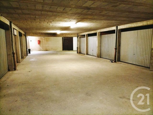 parking à louer - 12.5 m2 - AUXERRE - 89 - BOURGOGNE - Century 21 Martinot Immobilier