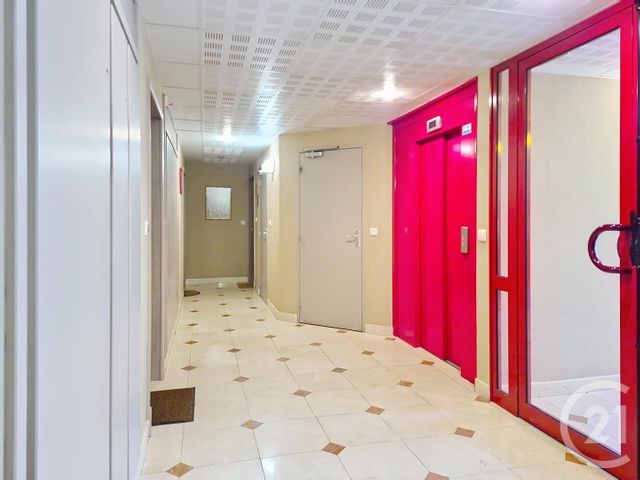 Appartement T3 à vendre - 3 pièces - 55.71 m2 - AUXERRE - 89 - BOURGOGNE - Century 21 Martinot Immobilier