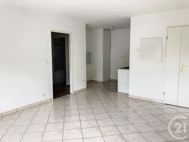 Appartement F3 à louer - 2 pièces - 46.0 m2 - AUXERRE - 89 - BOURGOGNE - Century 21 Martinot Immobilier