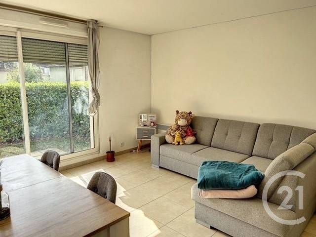 Appartement F1 à louer - 1 pièce - 36.0 m2 - AUXERRE - 89 - BOURGOGNE - Century 21 Martinot Immobilier