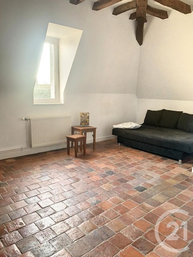 Appartement F1 à louer - 1 pièce - 23.0 m2 - AUXERRE - 89 - BOURGOGNE - Century 21 Martinot Immobilier
